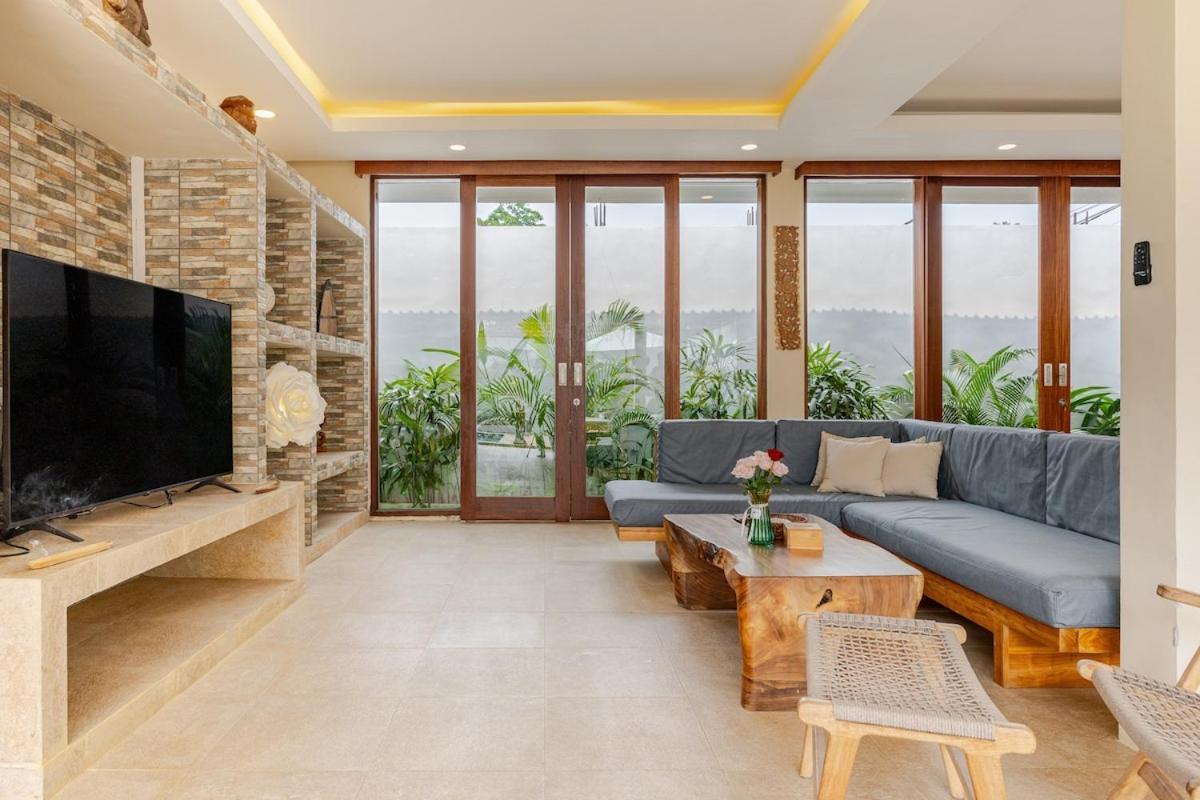 10 Rose Bali 3br Luxury Ungasan (Bali)