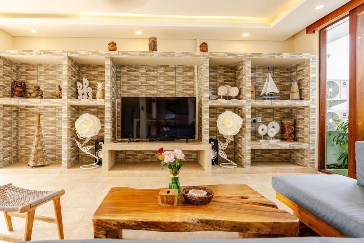 10 Rose Bali 3br Luxury