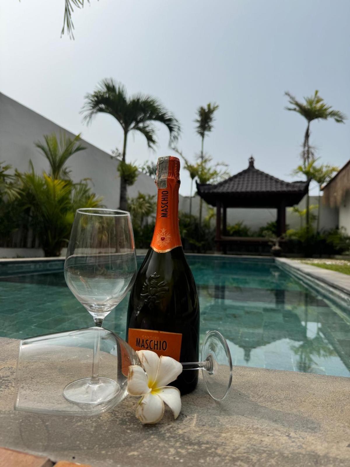 10 Rose Bali 3br Luxury Ungasan (Bali)