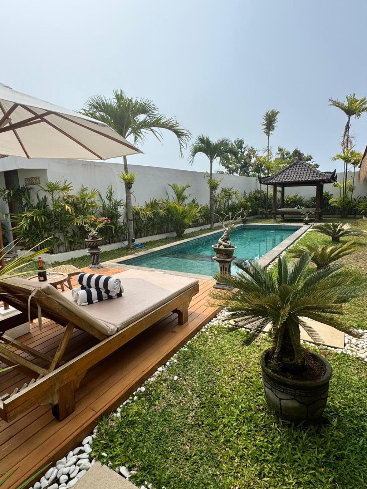 10 Rose Bali 3br Luxury Villa Ungasan (Bali)