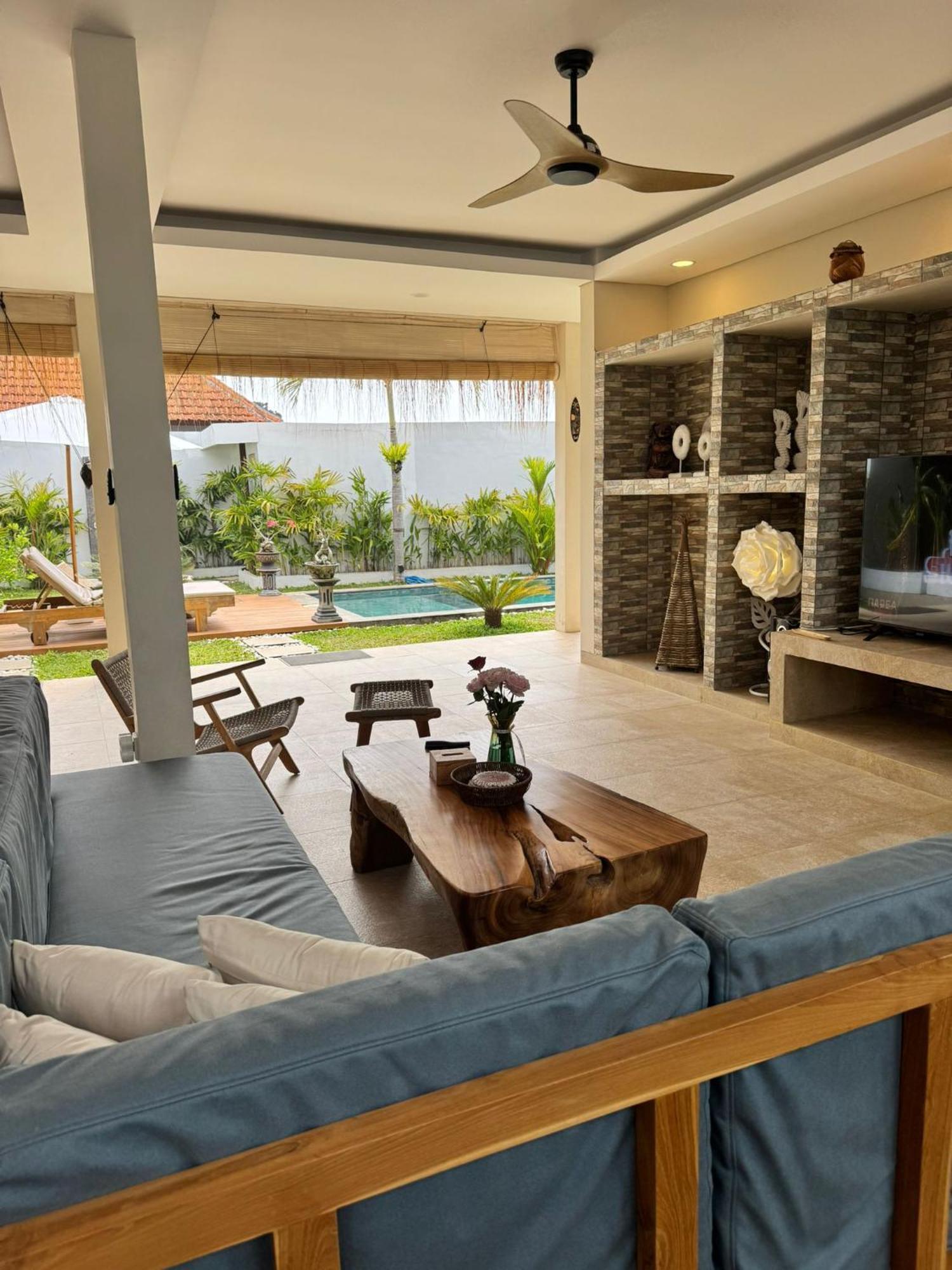 10 Rose Bali 3br Luxury Ungasan (Bali)
