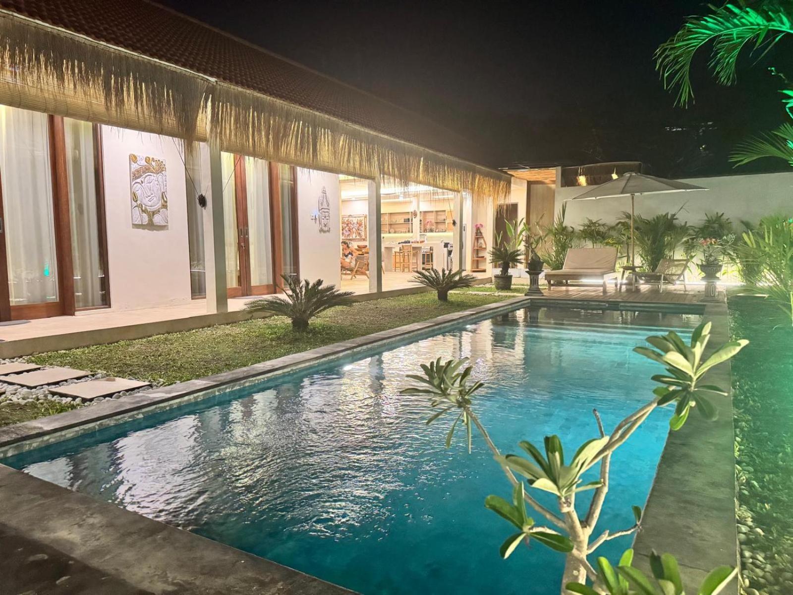 10 Rose Bali 3br Luxury Villa *