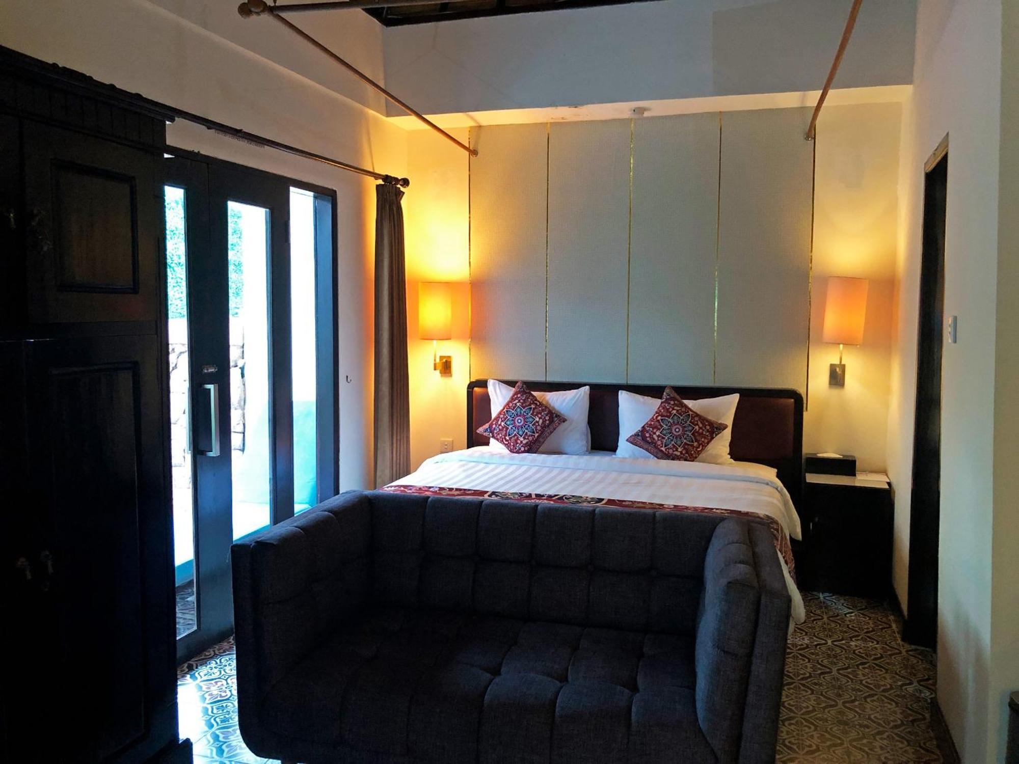 The Tandibayang & Hotel