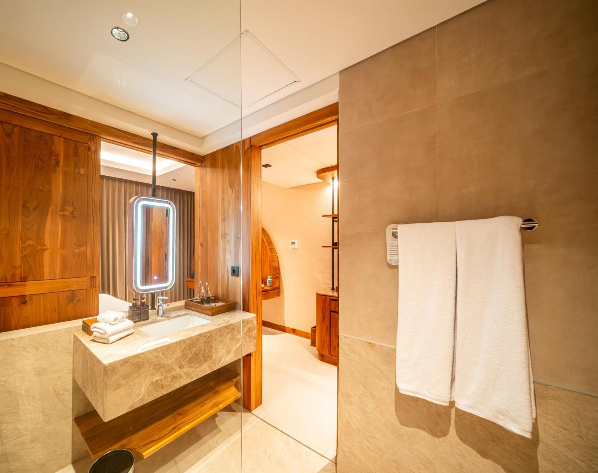 Tui Blue Berawa And 5* Canggu (Bali)