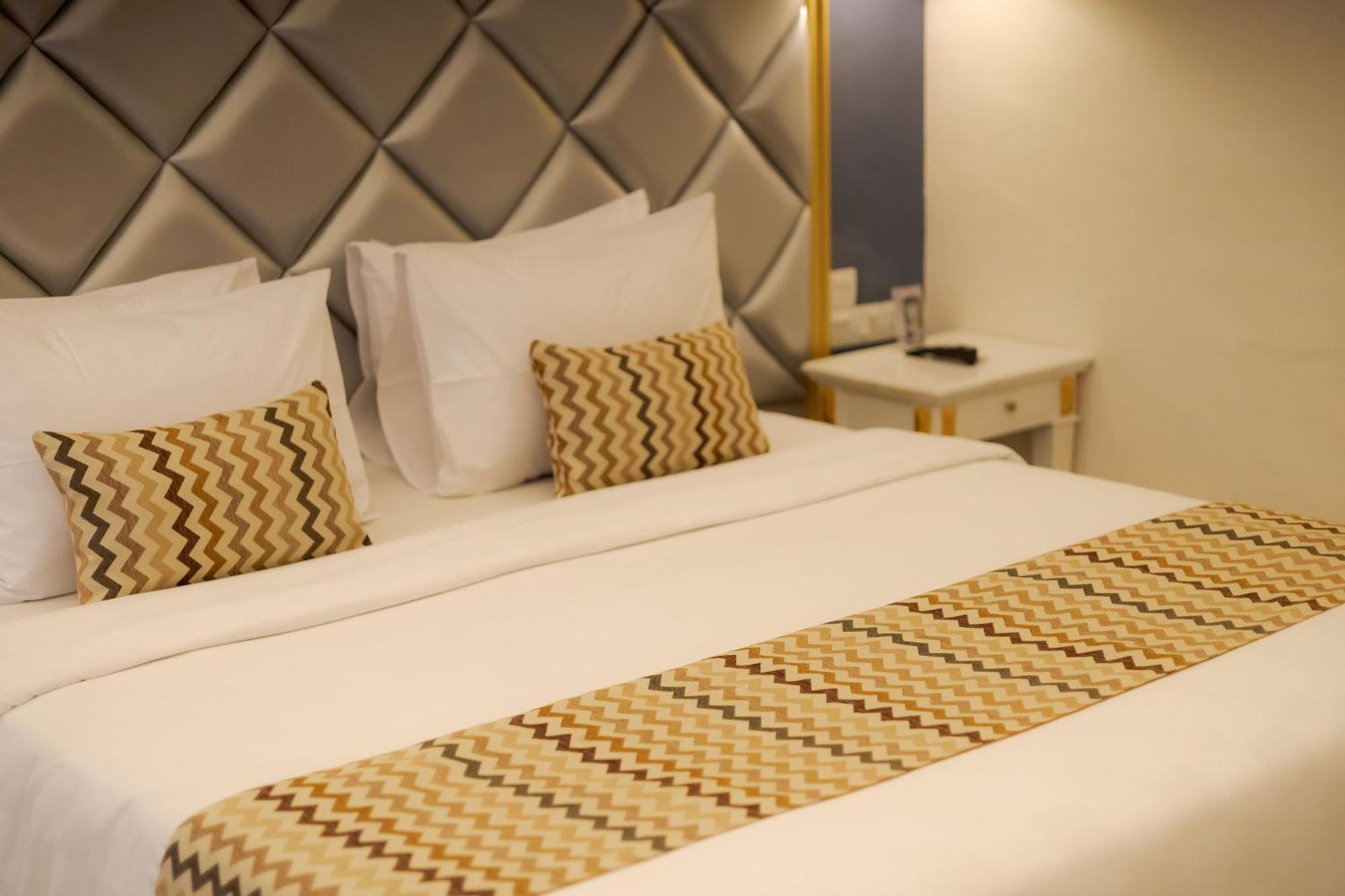 Fourteen Roses Boutique Hotel, Kuta Hotel 4*