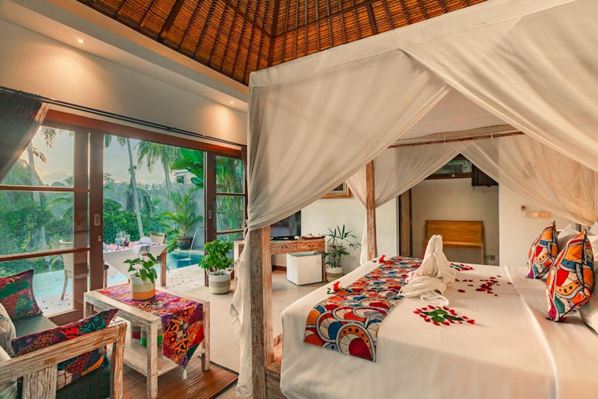 Anusara Luxury Villas *