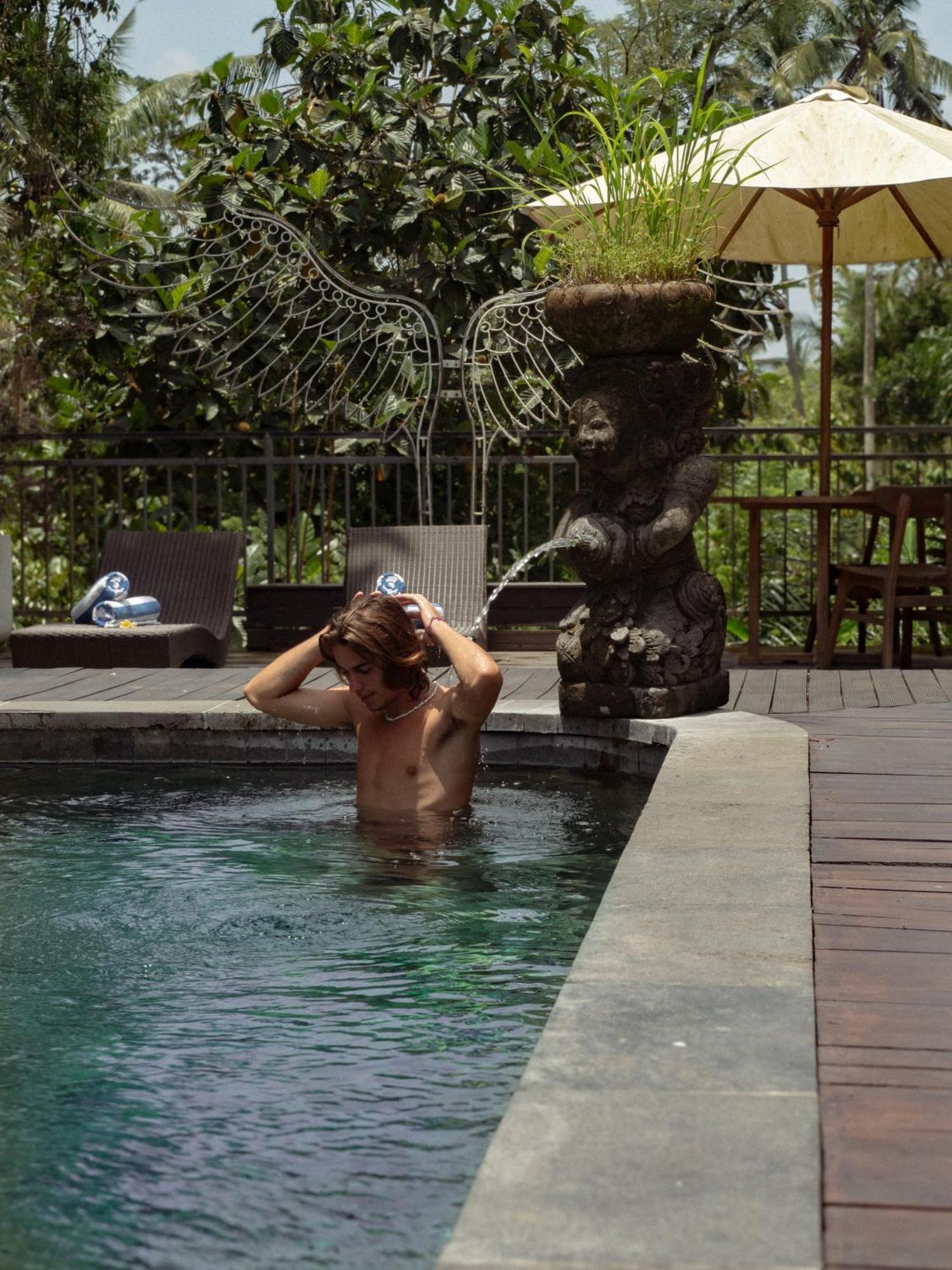 Raya Riverside 3*