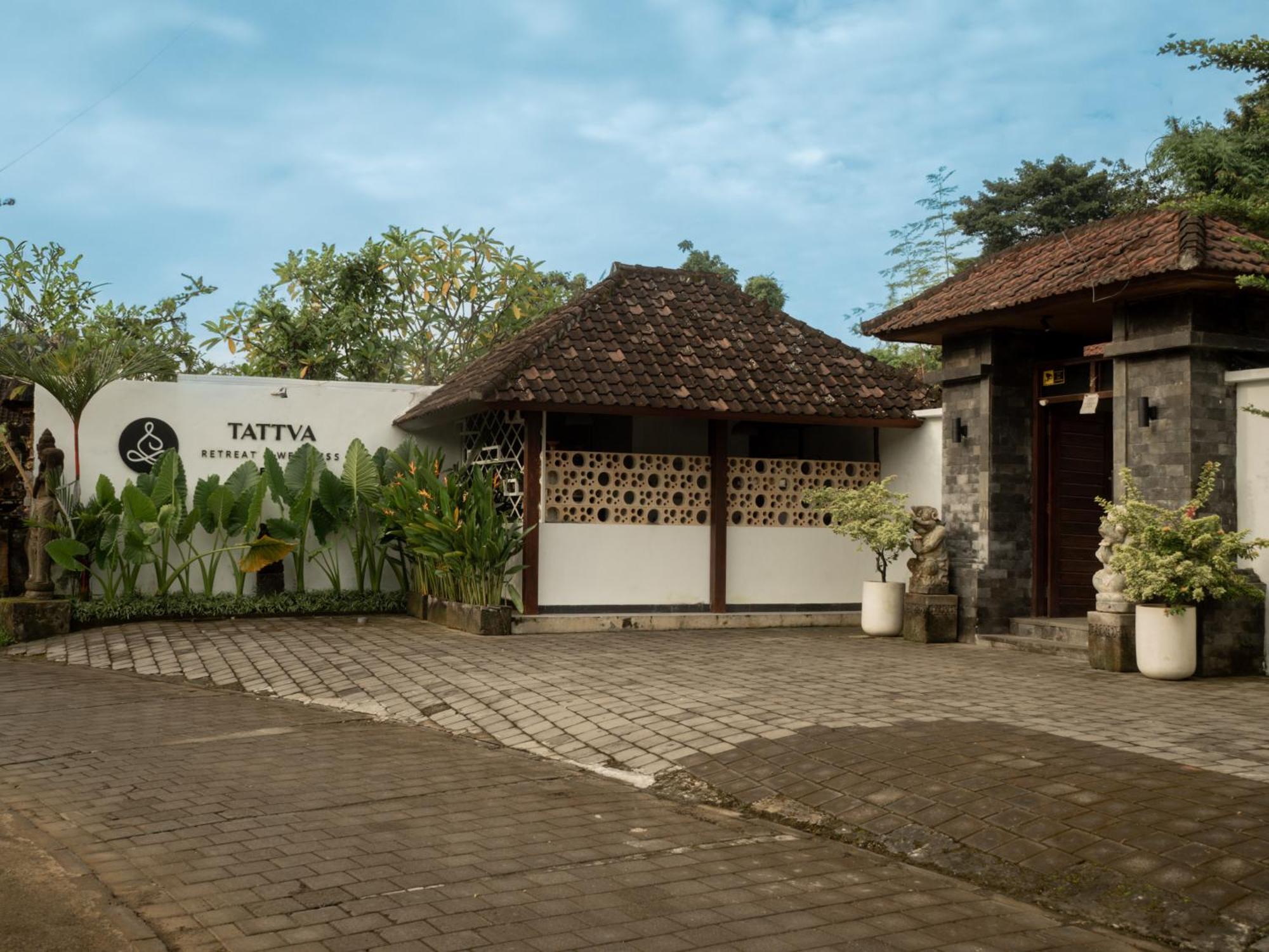 Raya Riverside Hotel 3*