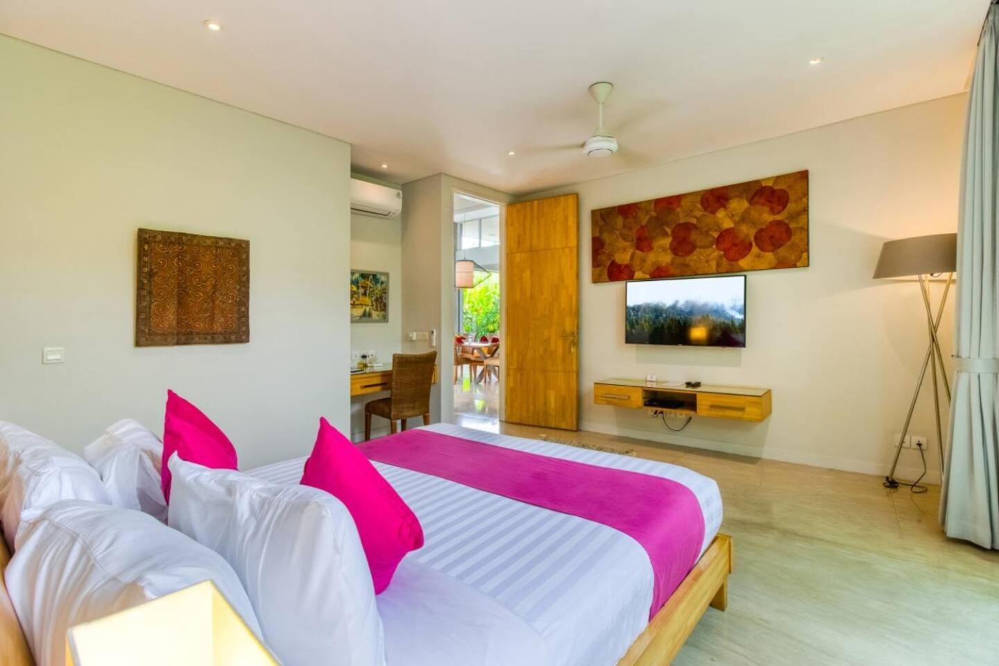 Aramanis Hotel 4*