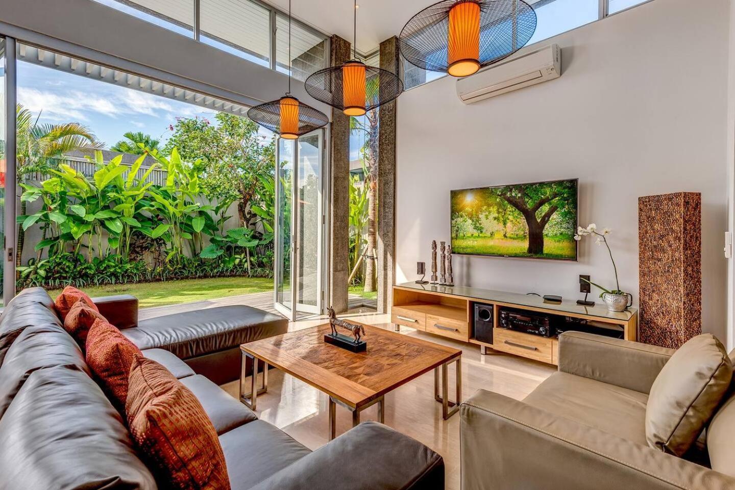 Aramanis Hotel 4*