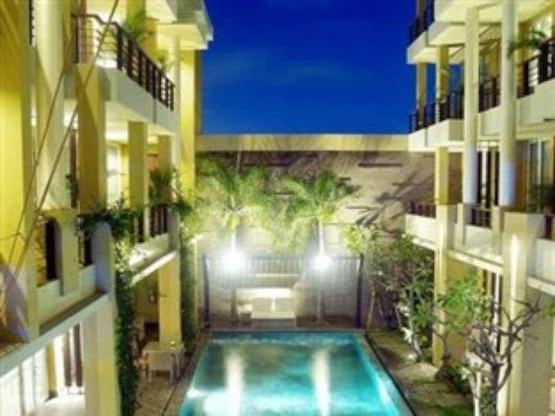 100 Sunset Boutique Hotel