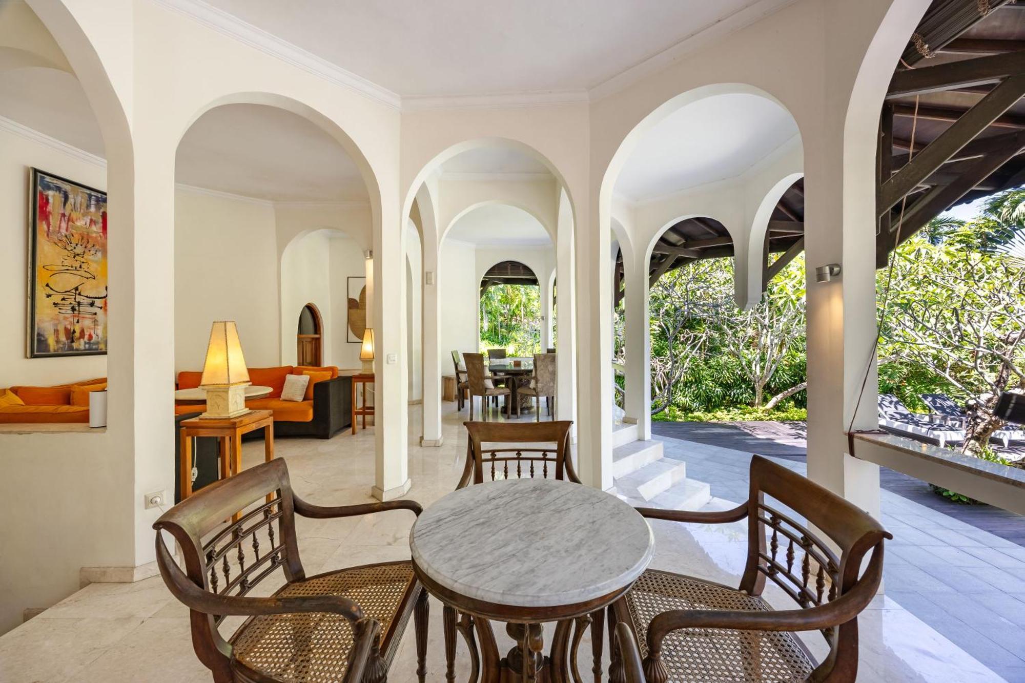 Cove Urbanest Hotel 4*