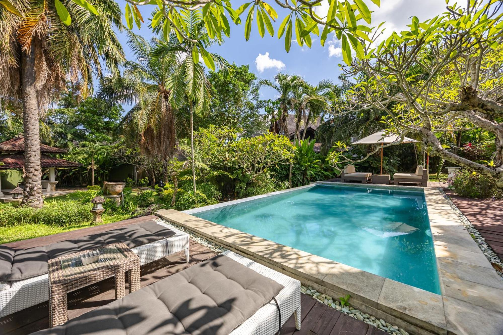 Cove Urbanest 4*