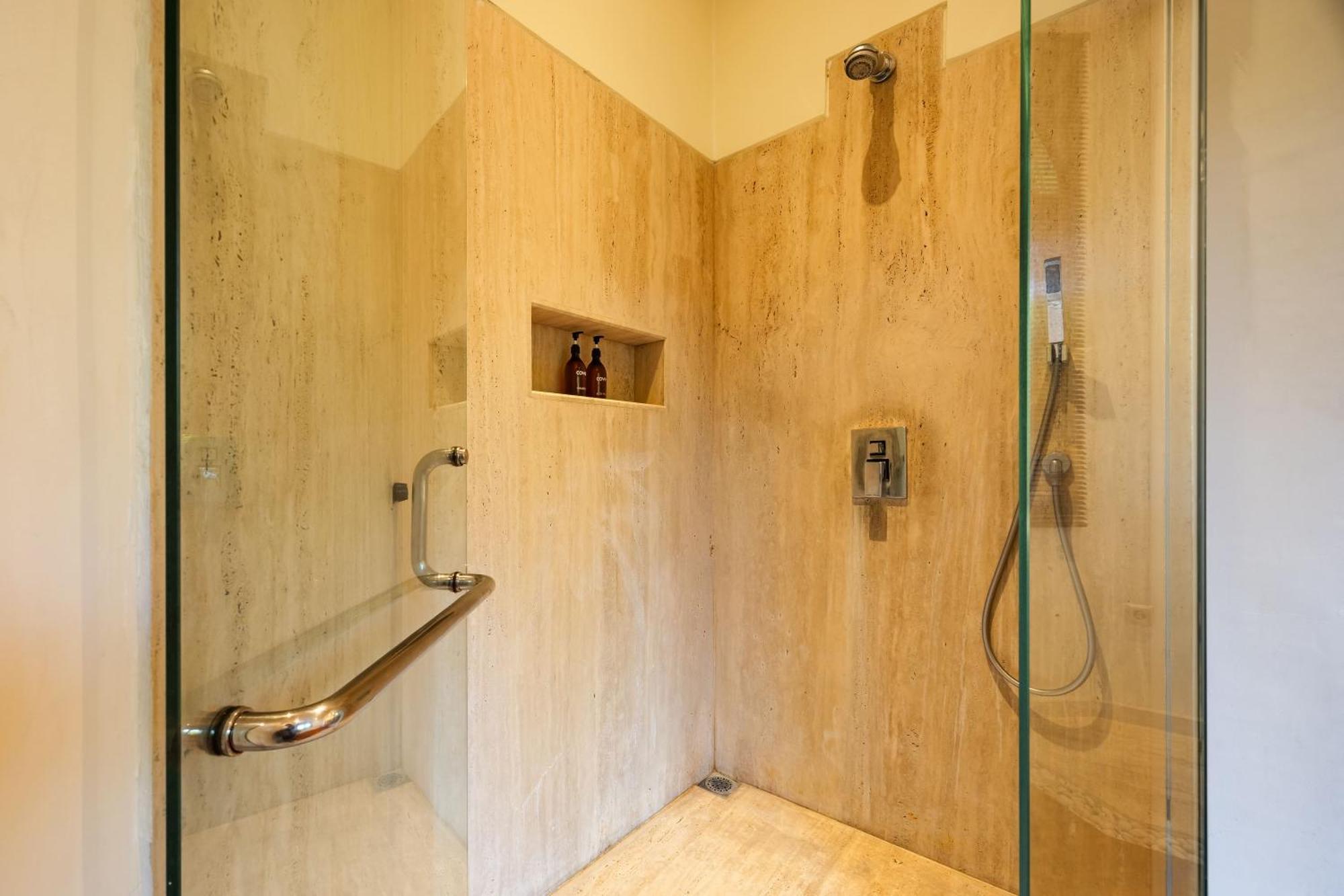Cove Urbanest 4* Seminyak (Bali)
