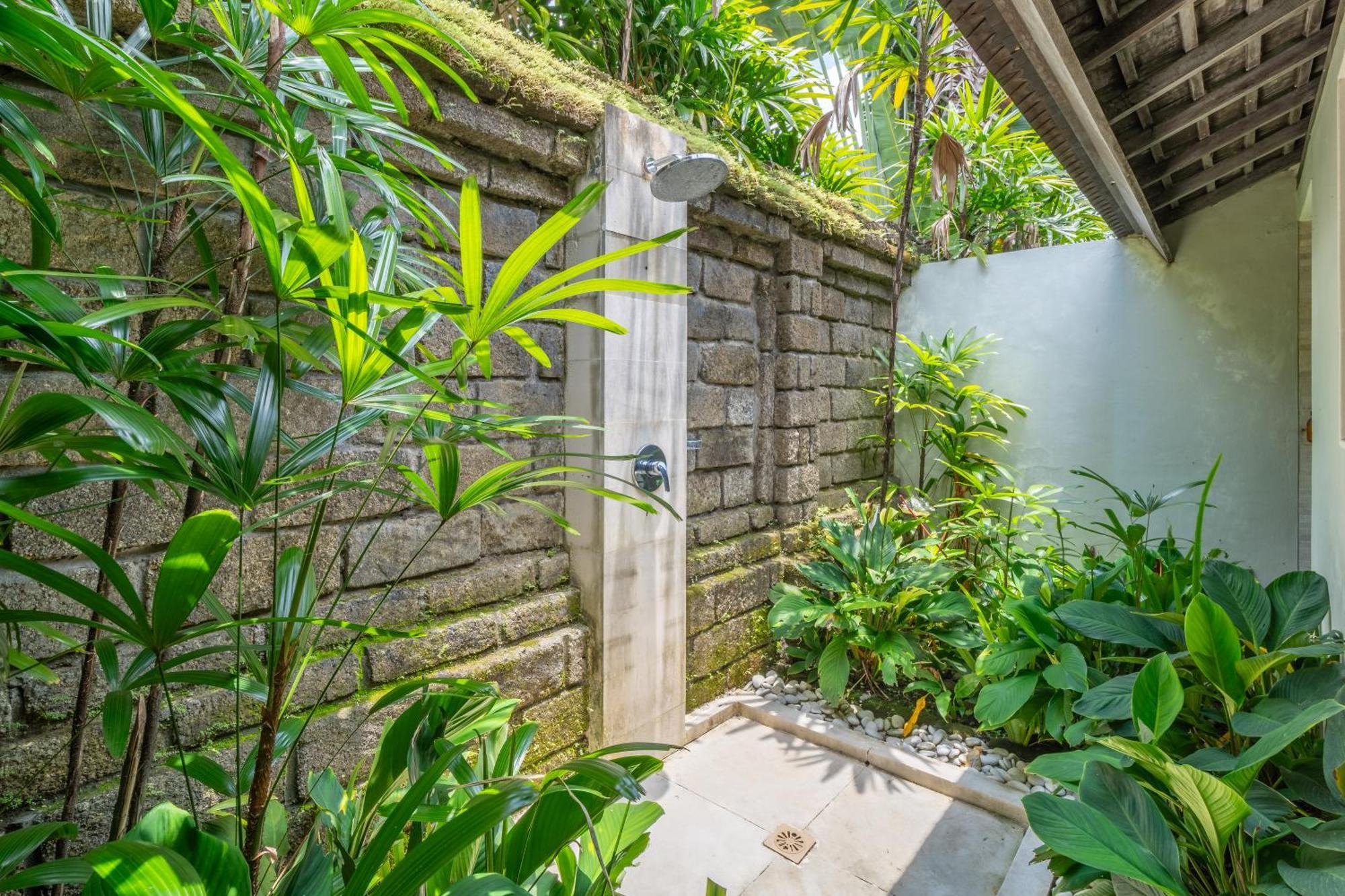 Villa Anyar Estate *