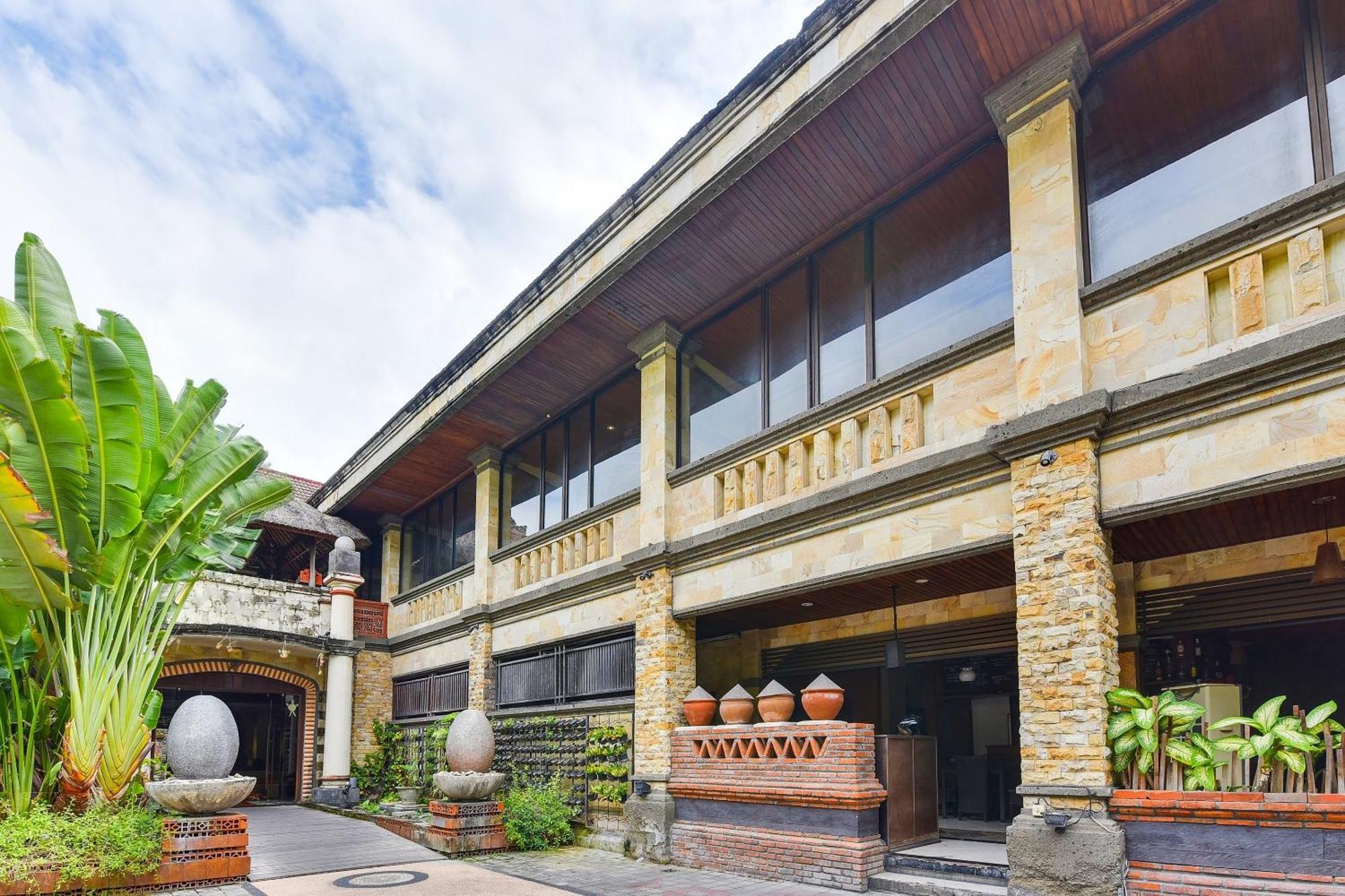 Super Oyo Townhouse Oak Maxi Legian Kuta (Bali)