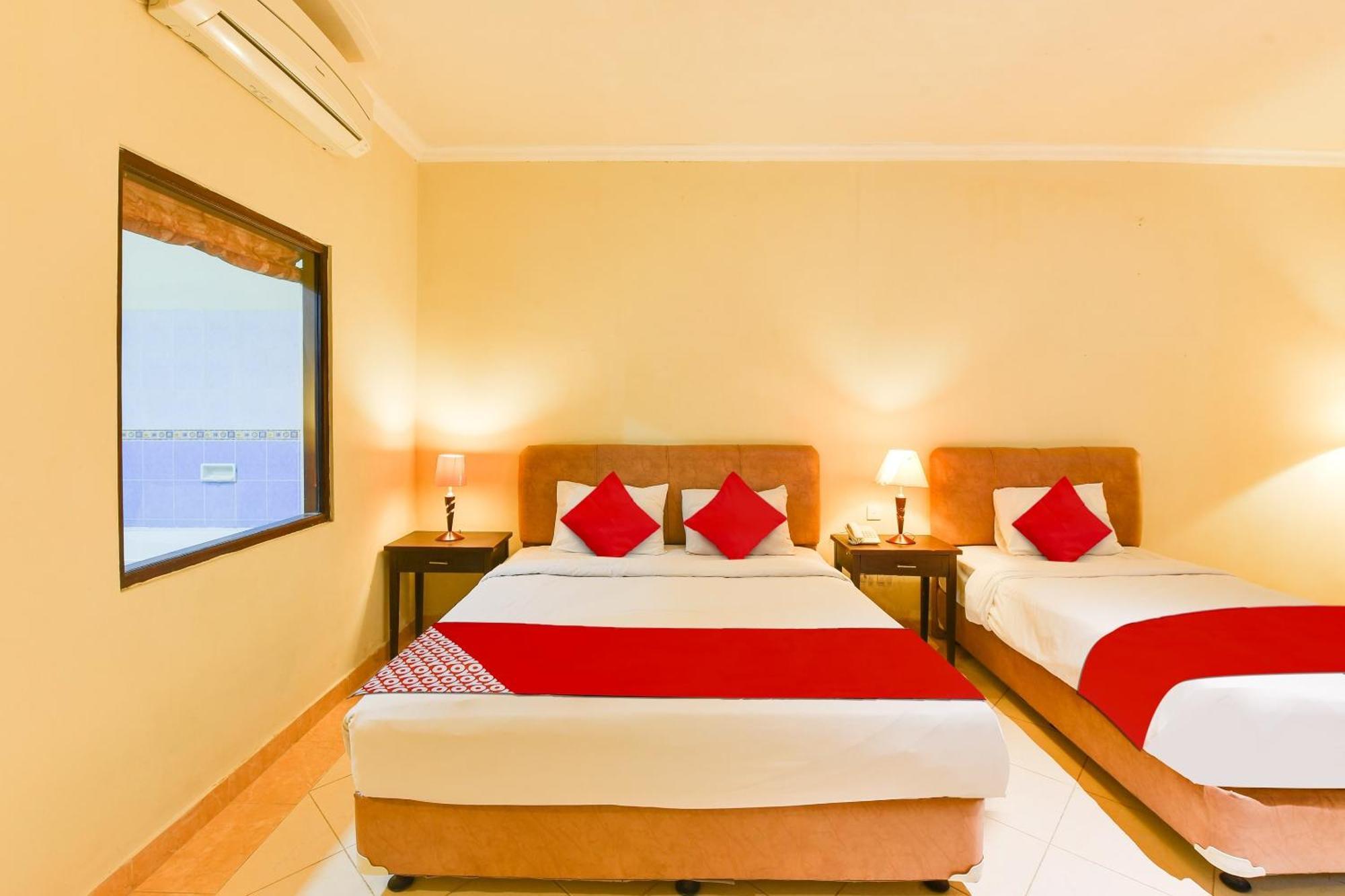 Super Oyo Townhouse Oak Maxi Legian Kuta (Bali)