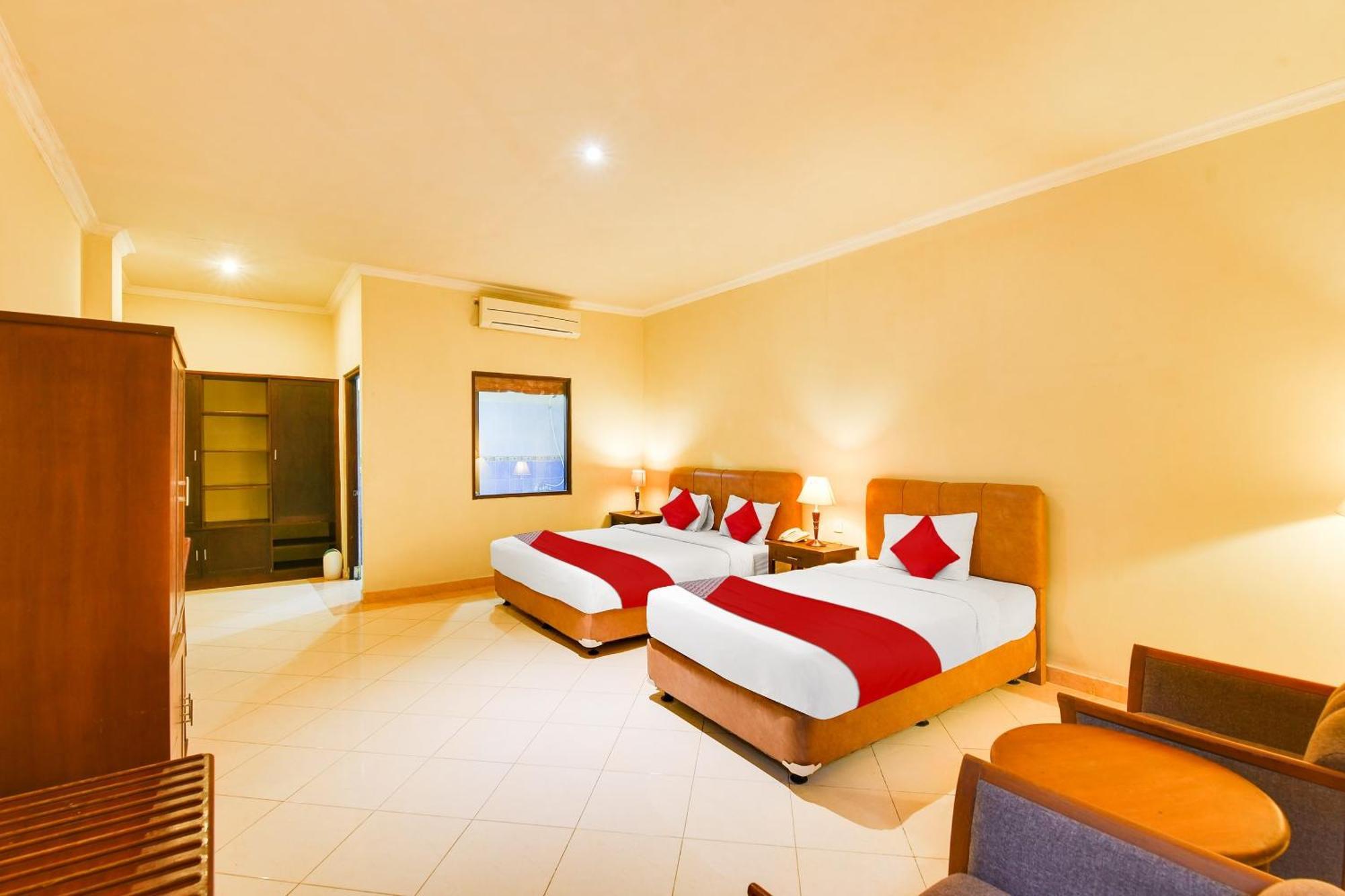Hotel Super Oyo Townhouse Oak Maxi Legian 3*