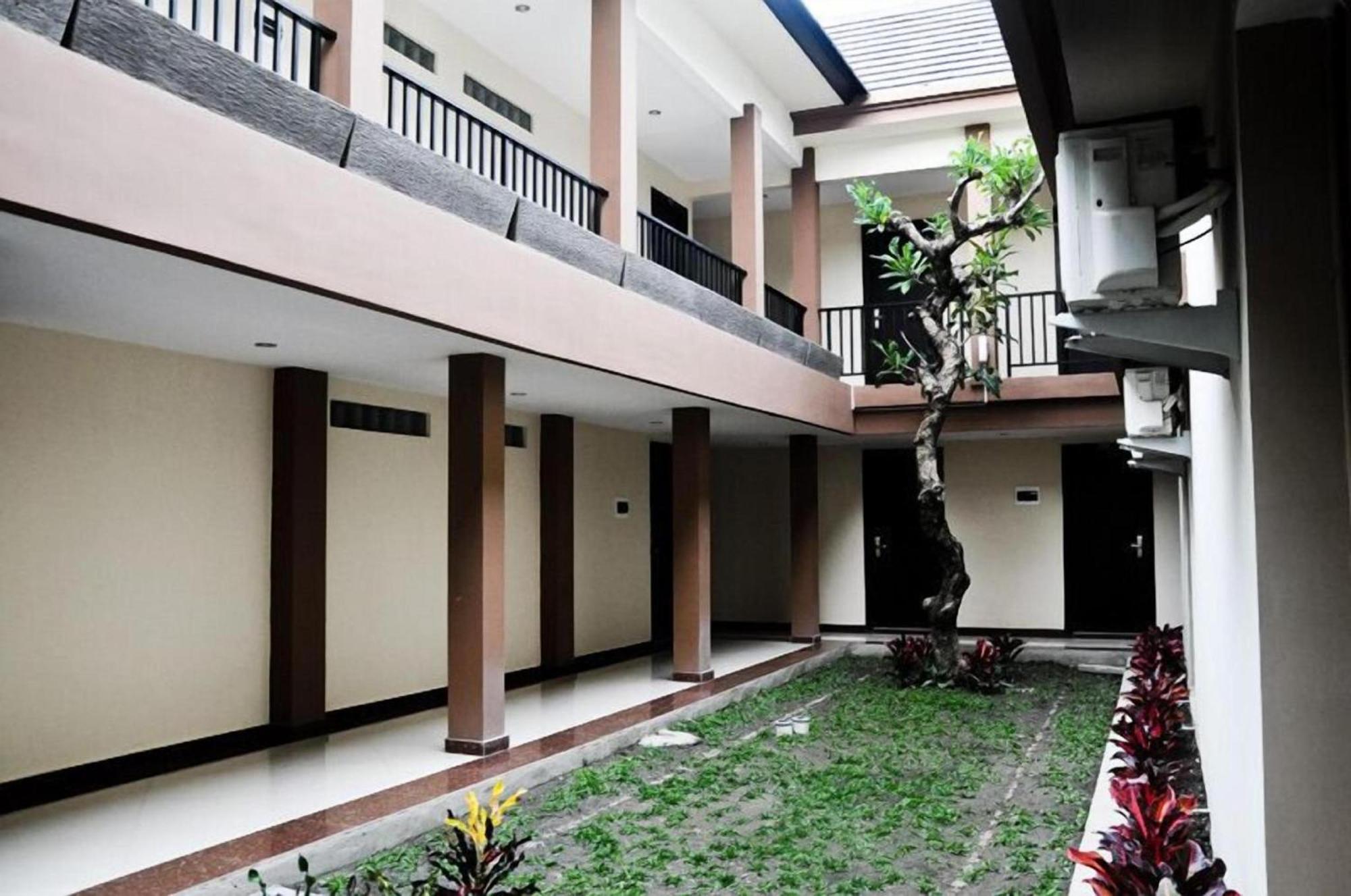 Hotel Collection O Near Bajra Sandi Monumen Formerly Grand Puri Ayu 3*