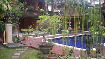Puri Tanah Lot Hotel 3*