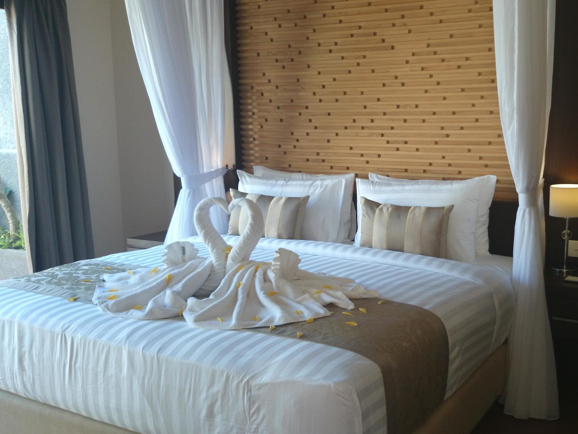 Luxotic Private And *
