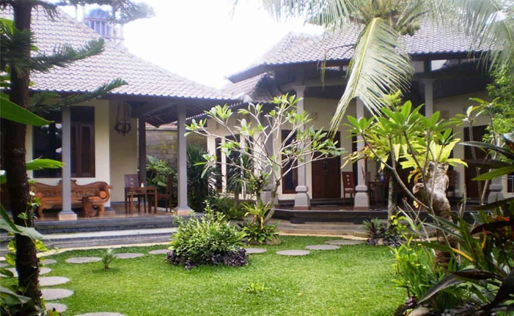 Guest house Loka Sari And
