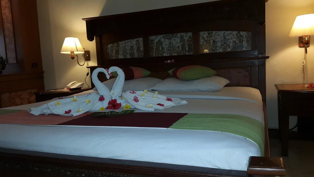 Melasti & Resor Legian (Bali)