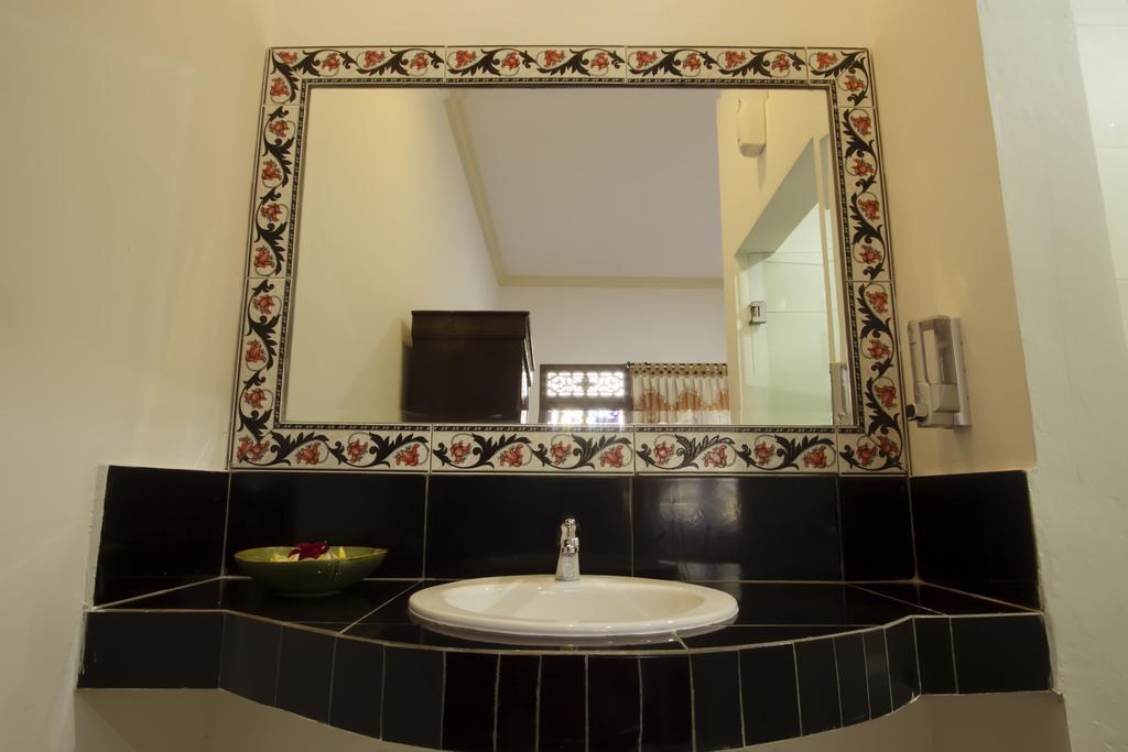 Frangipani Bed & Breakfast 2*