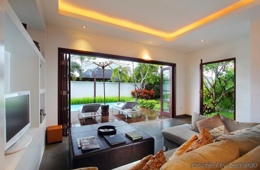 Nunia Boutique Villa *