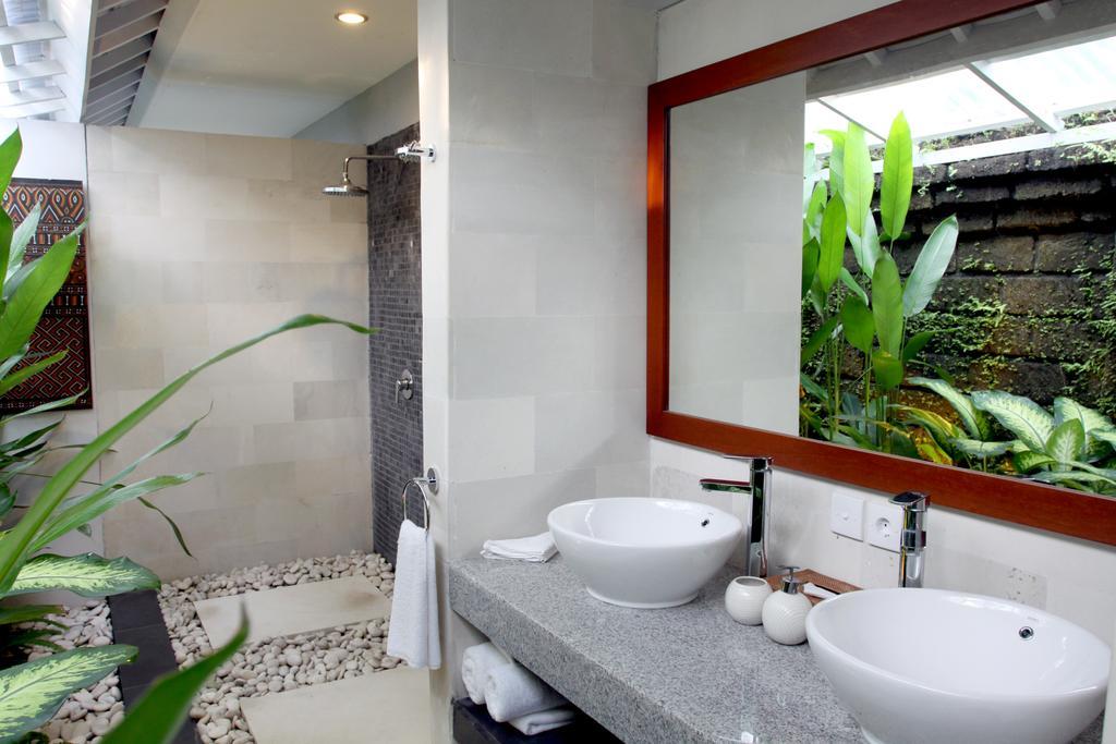 Villa Anyar Estate *