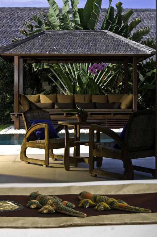 Villa Anyar Estate *