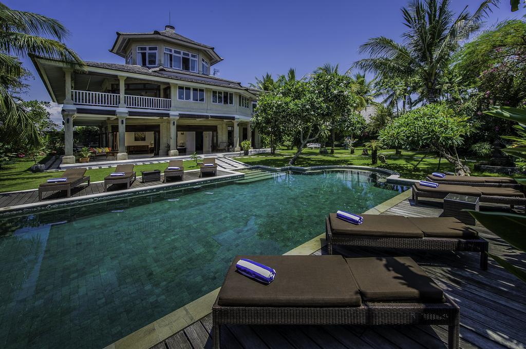 Villa Anyar Estate
