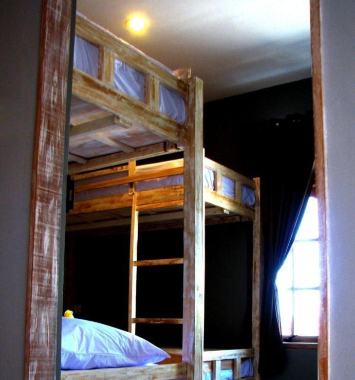 Guess House Hostel *