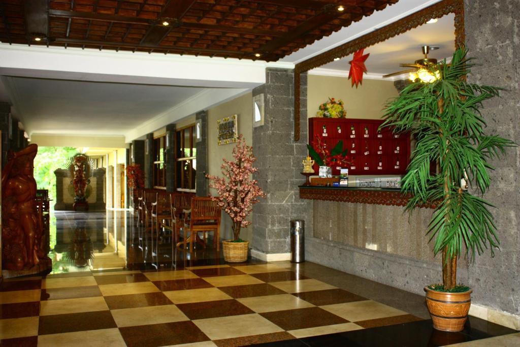 Taman Rosani & 3*