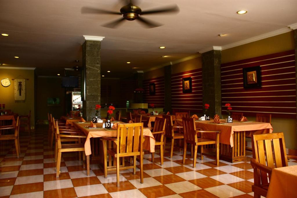 Taman Rosani & 3*