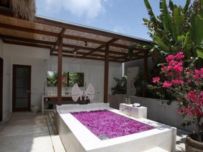 Nyaman Villa *