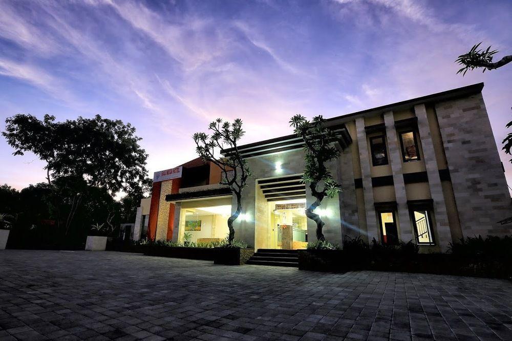 Bali Mega Hotel 3*