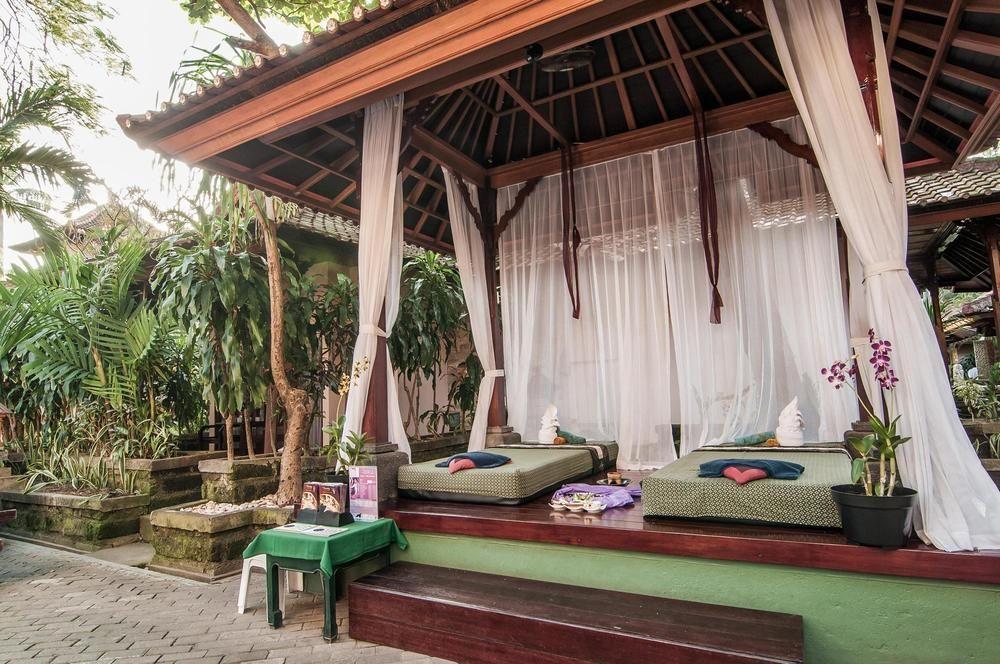 Bounty Kuta Hotel 3*