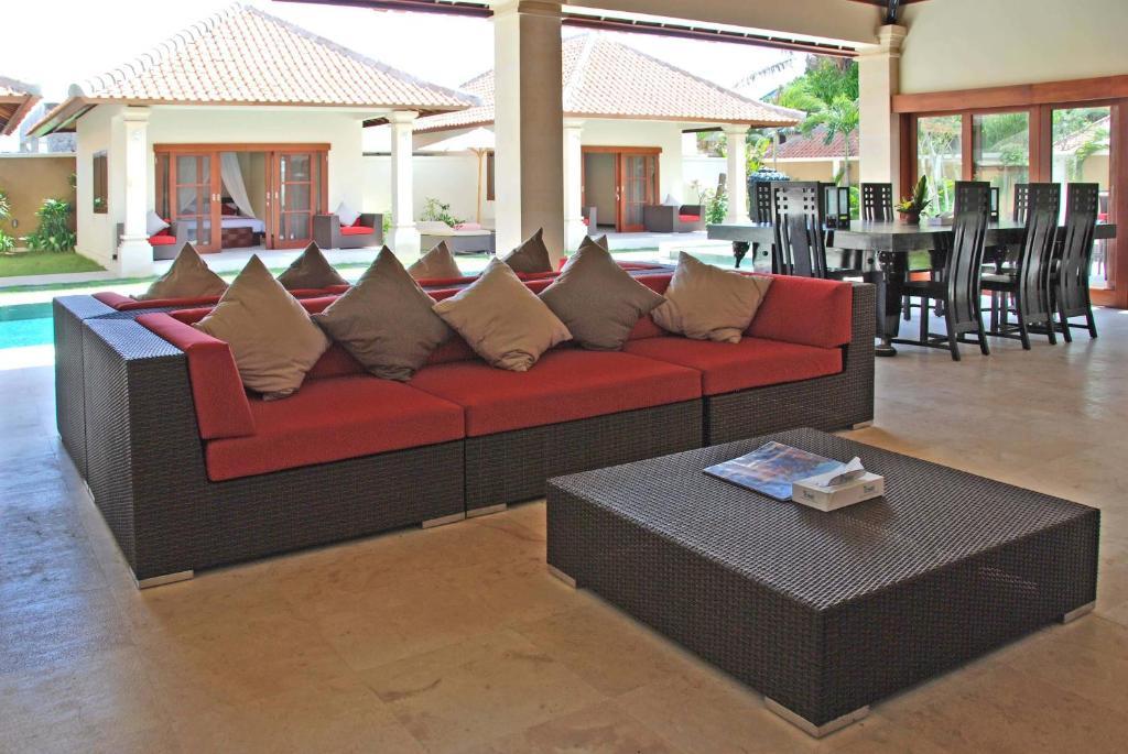 Santi * Seminyak (Bali)