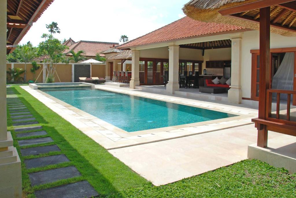Santi * Seminyak (Bali)