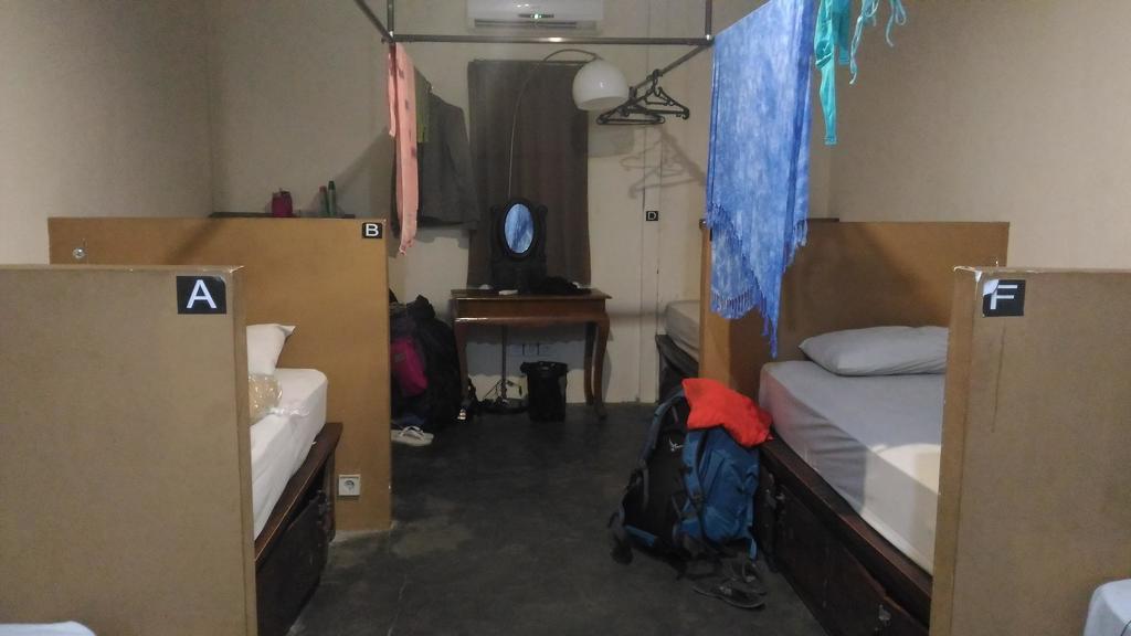 Hostel M Box