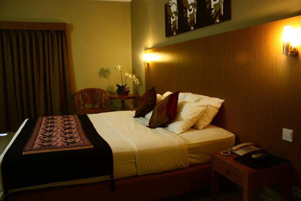 Taman Rosani & 3*