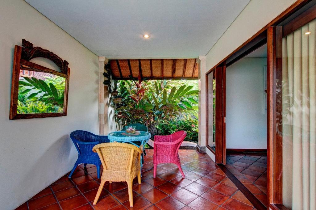 Santi * Seminyak (Bali)