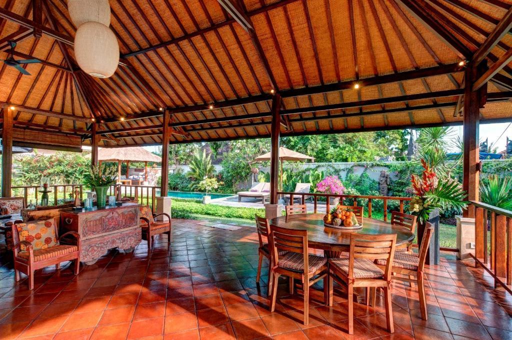 Santi Villa Seminyak (Bali)