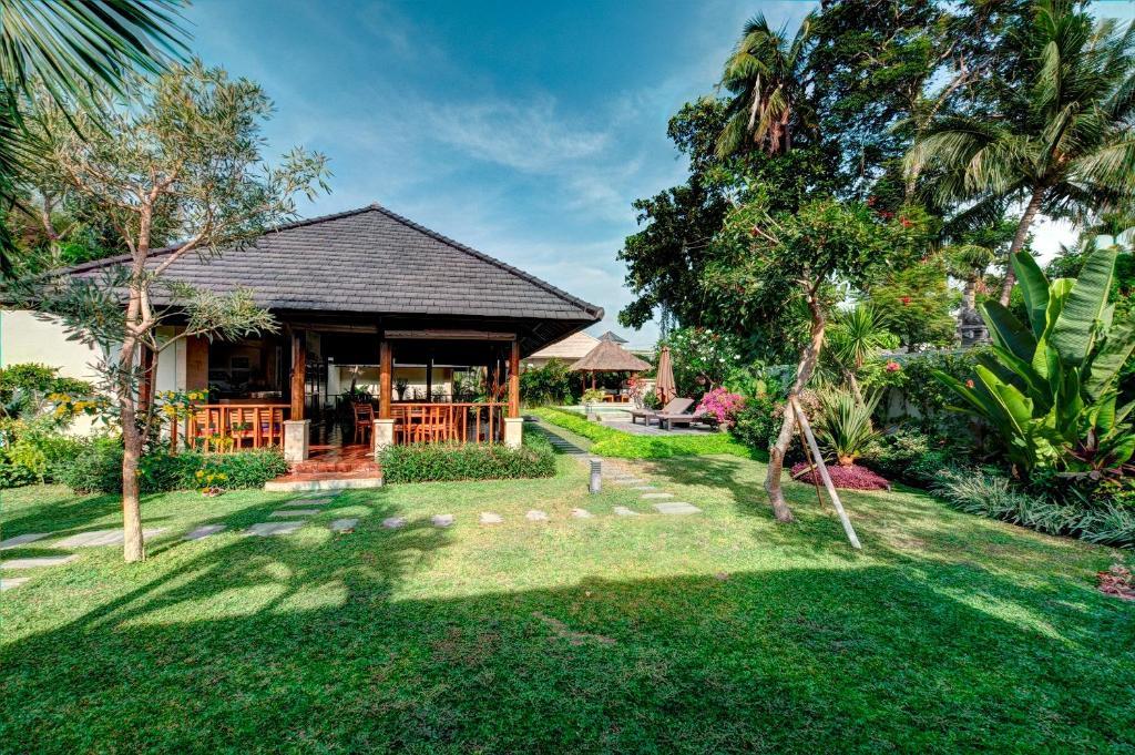 Santi Seminyak (Bali)