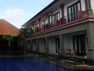 Taman Tirta Ayu Pool And Mansion Tuban (Bali)