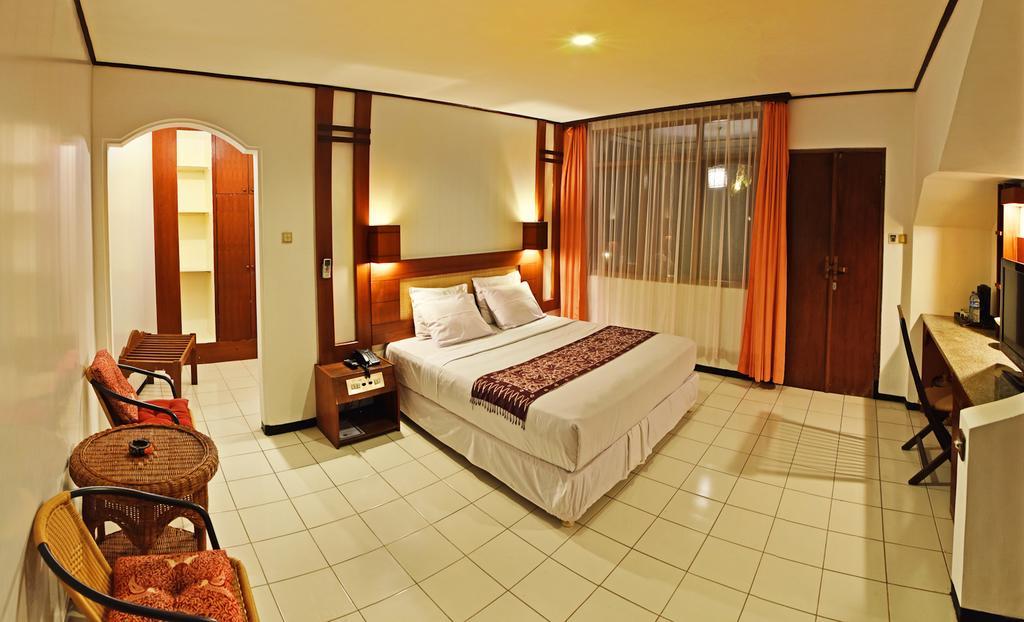 Puri Naga Beachfront 3*