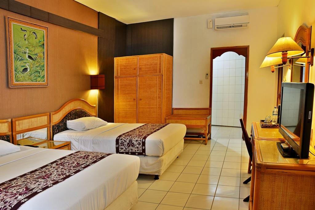 Puri Naga Beachfront 3* Legian (Bali)