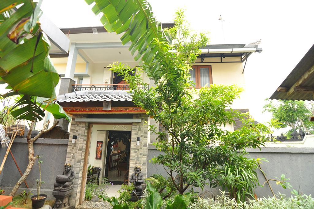 Kandava * Jimbaran (Bali)