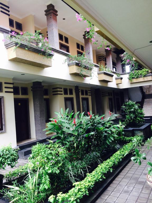 Tanjung Sari 3*
